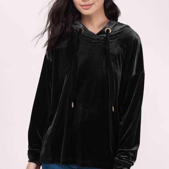 Jackets & Blazers - Cozy Black velvet hoodie 